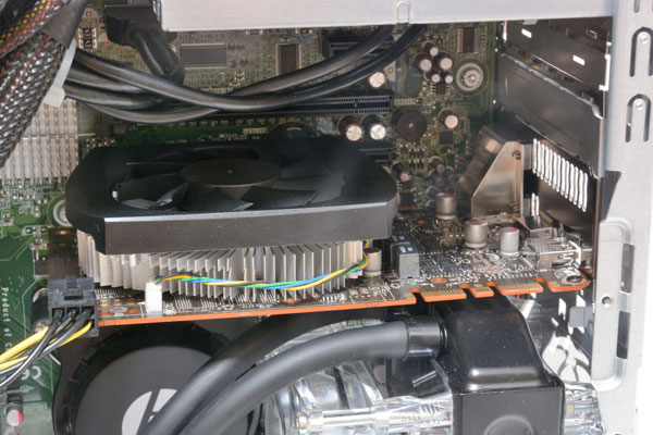 񓋍ڂĂOtBbNJ[huGeForce GTX 660v